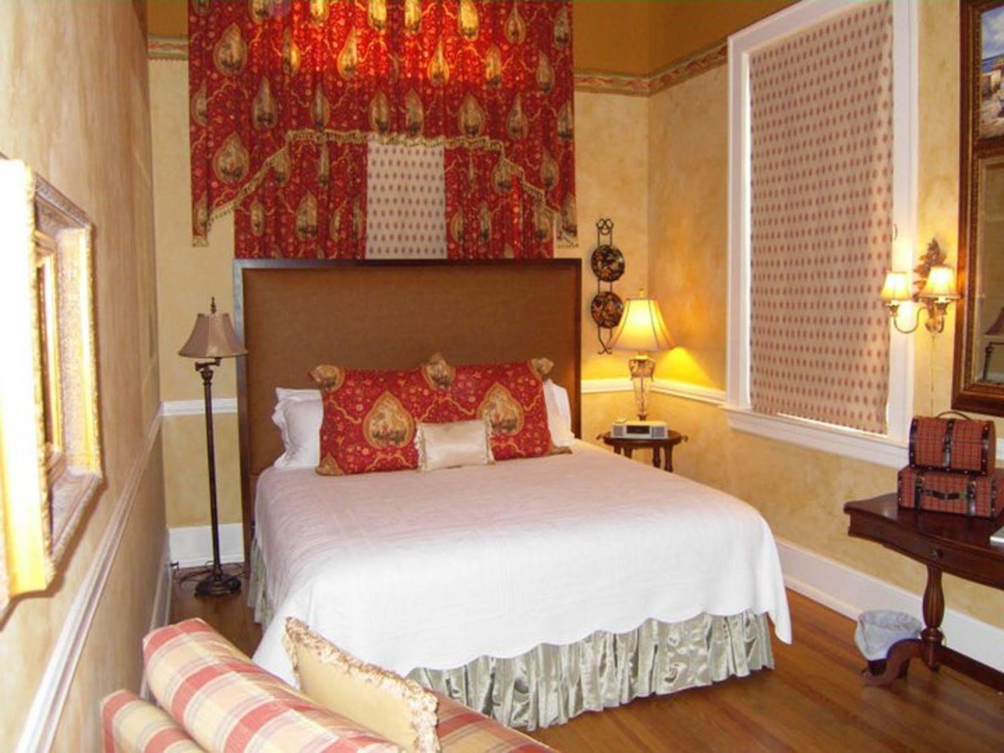The Firehouse Inn Rutherfordton Kültér fotó